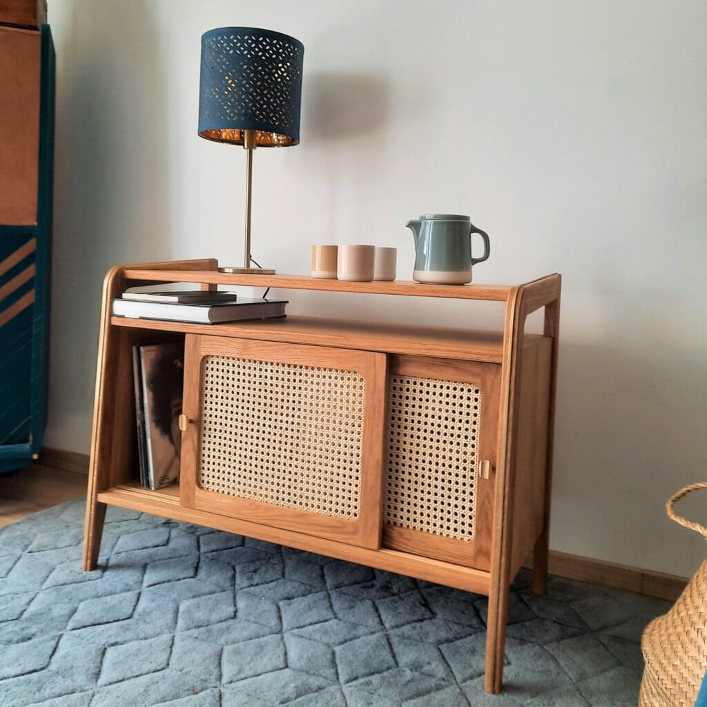 Mobilier sur mesure: exemple de "Jazz", meuble TV conçu et fabriqué sur mesure.